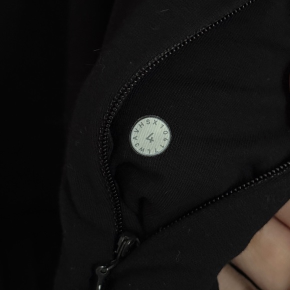 Lululemon Tech Lux Pullover Size 4 Black Hoodie Sweatshirt Wonen’s Small - Picture 8 of 8